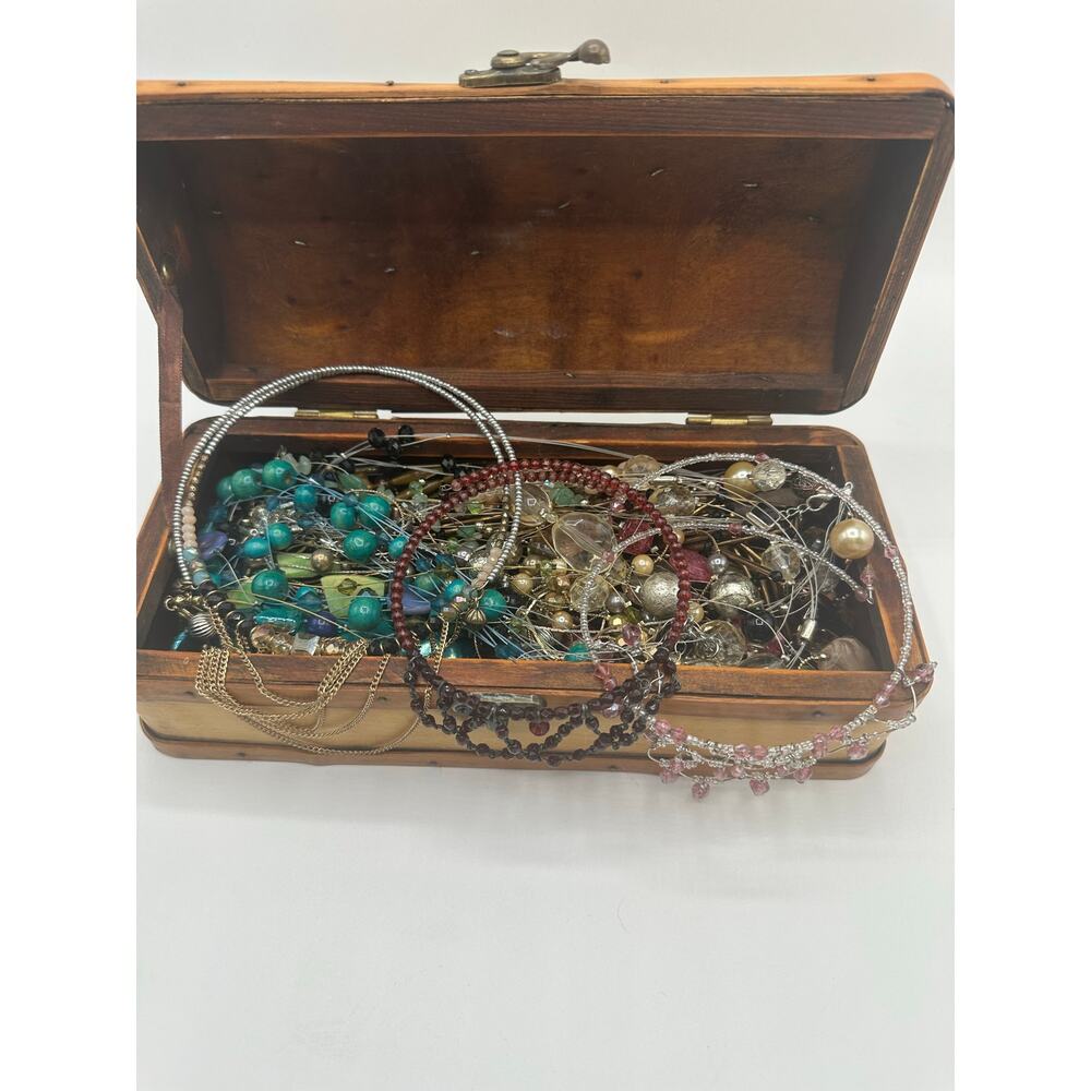 Treasure Box Of Mystery 90s/Y2k Illusion Necklaces & Beaded Chokers